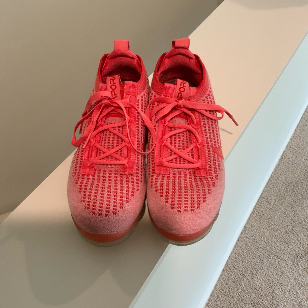 Nike Air Vapormax 2021 Flyknit red women’s size 7.5 - Picture 4 of 14